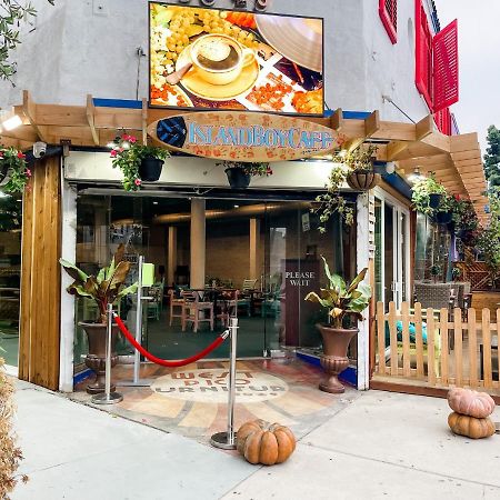Island Girl Spa + Bed And Breakfast Los Angeles Bagian luar foto