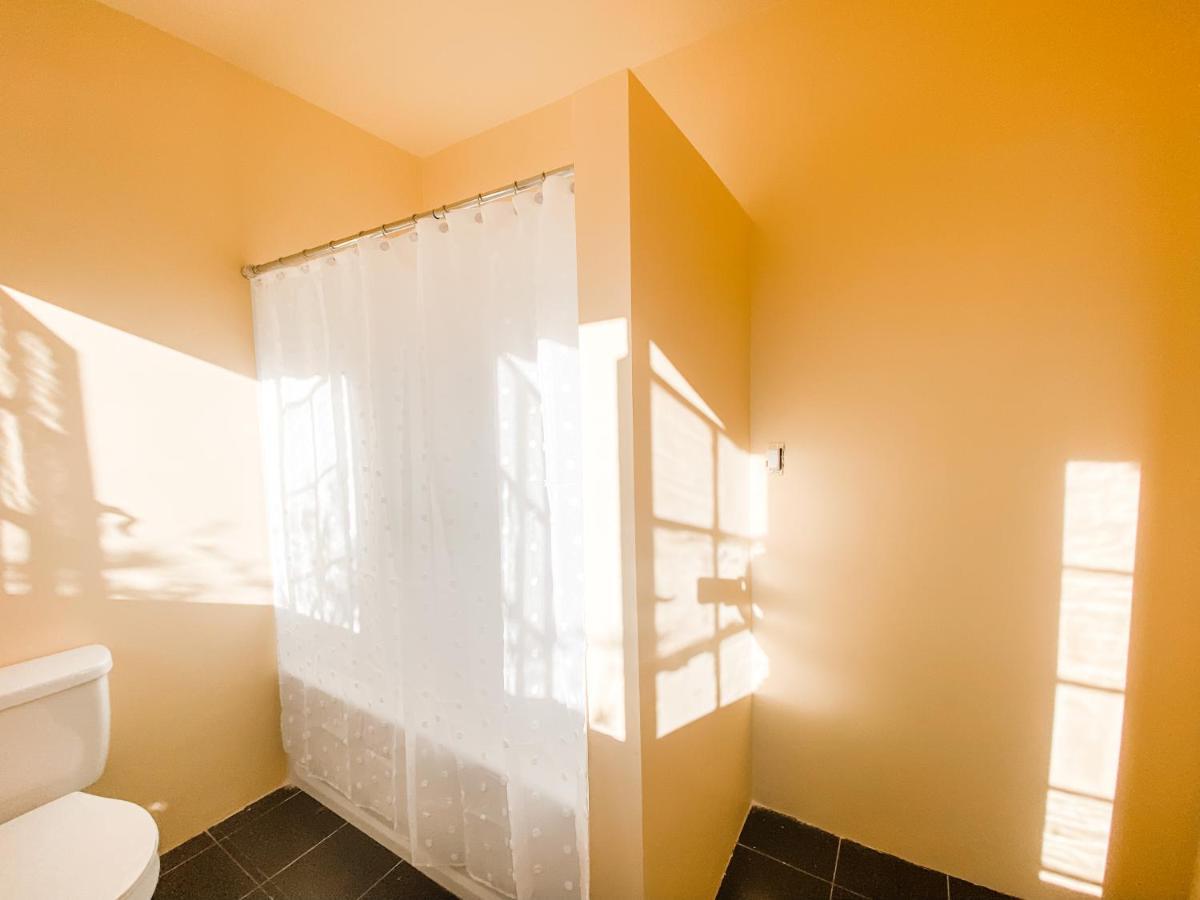 Island Girl Spa + Bed And Breakfast Los Angeles Bagian luar foto