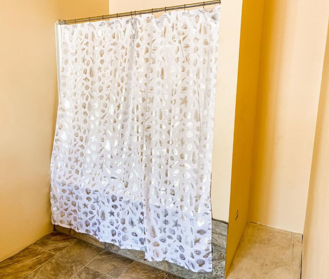 Island Girl Spa + Bed And Breakfast Los Angeles Bagian luar foto