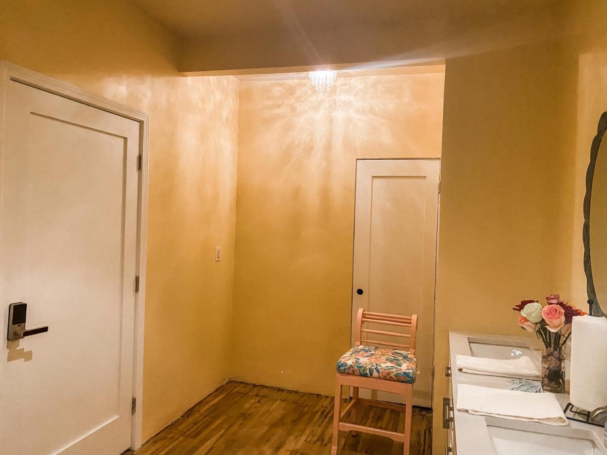 Island Girl Spa + Bed And Breakfast Los Angeles Bagian luar foto